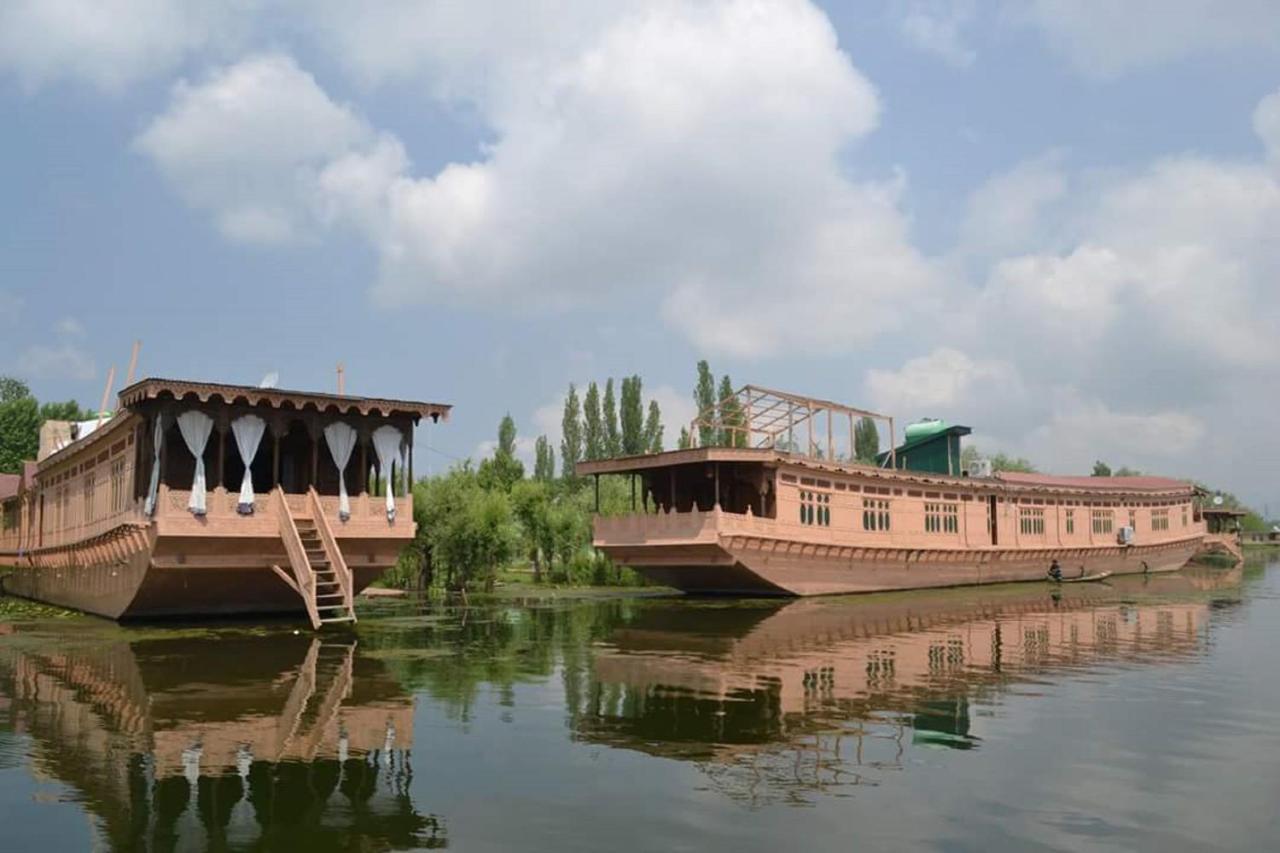 Wangnoo Heritage Houseboats Hotel Srinagar  Exterior photo