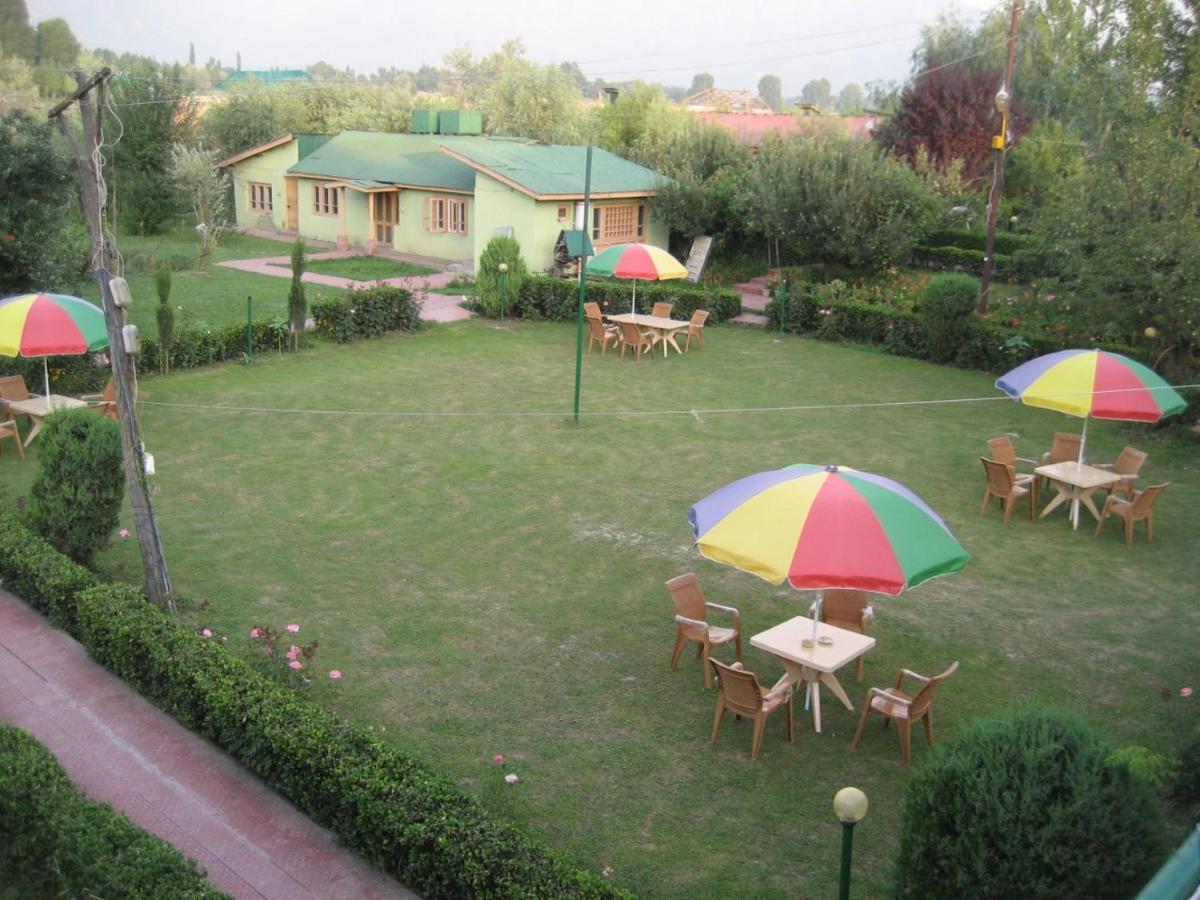 Wangnoo Heritage Houseboats Hotel Srinagar  Exterior photo