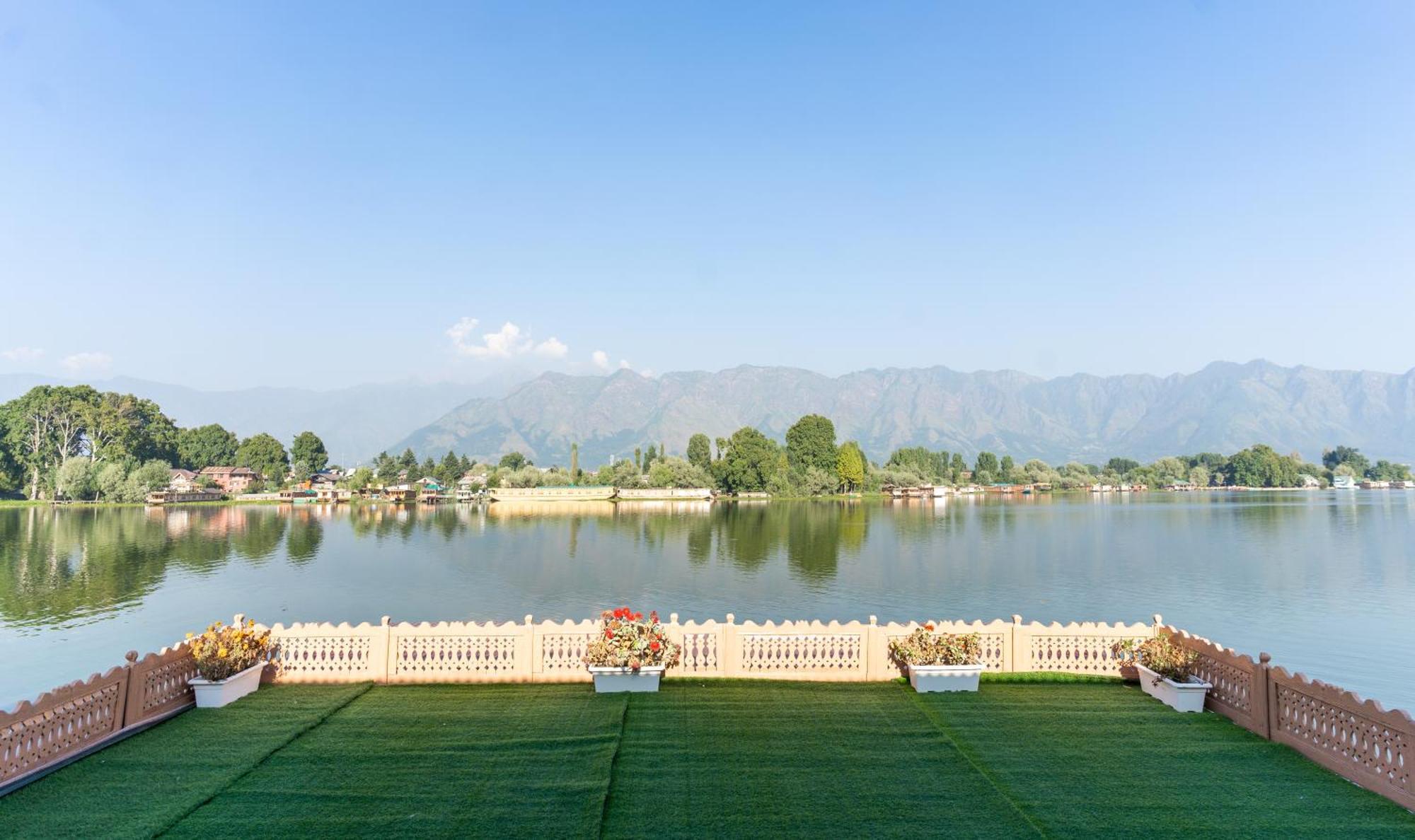 Wangnoo Heritage Houseboats Hotel Srinagar  Exterior photo